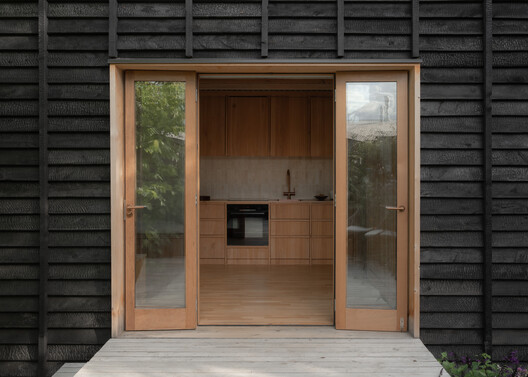 The Yakisugi Cabin / Alki Architecture + Design Studio - Interior Photography, Kitchen, Wood