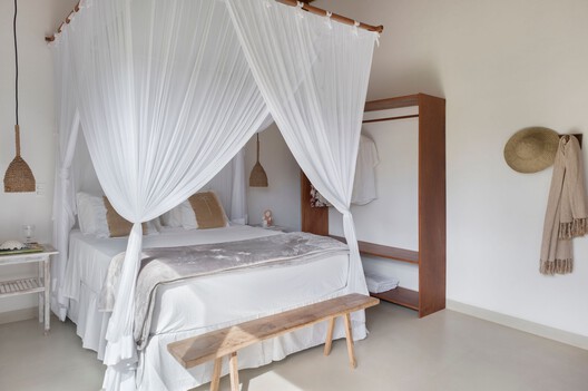 Scarlet House / Frederico Zanelato | Arquitetos - Interior Photography, Bedroom, Bed, Wood, Lighting
