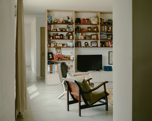 Souvinha House / Parto - Interior Photography, Shelving, Wood, Lighting, Chair