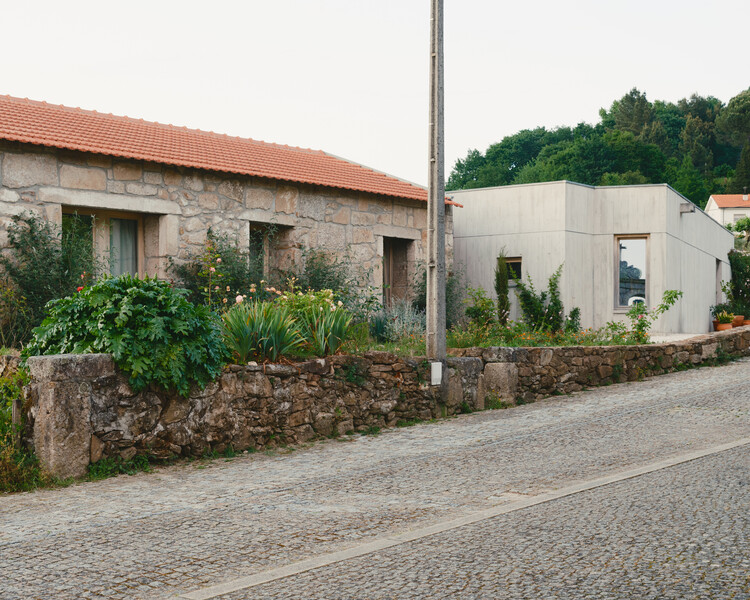 Souvinha House / Parto - Exterior Photography, Concrete