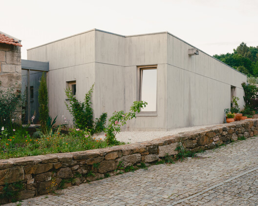 Souvinha House / Parto - Exterior Photography, Concrete
