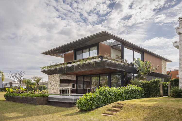 Ocean House / Biazus Arquitetura - Exterior Photography, Garden, Balcony