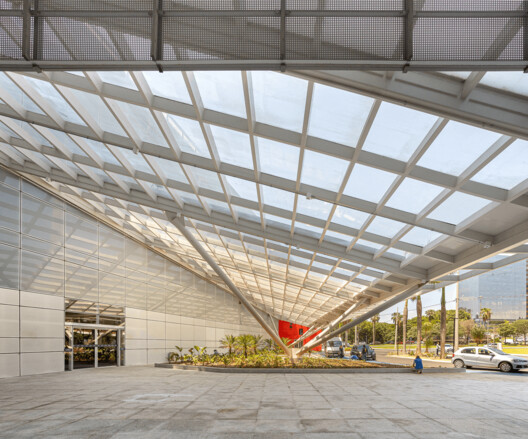 Plaza Corporate - North Tower / Biselli Katchborian Arquitetos - Exterior Photography, Glass, Beam, Steel