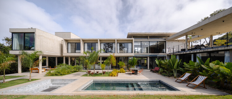 Eco House / Mateus Castilho Arquitetura - Houses