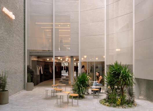 Store With A Gap / Studio Cadena Store With A Gap / Studio Cadena - Interior Photography