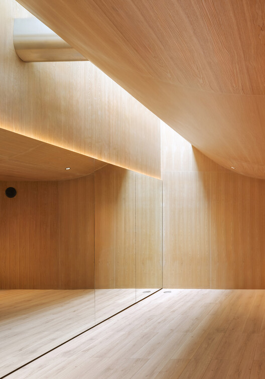 Store With A Gap / Studio Cadena Store With A Gap / Studio Cadena - Image 16 of 26