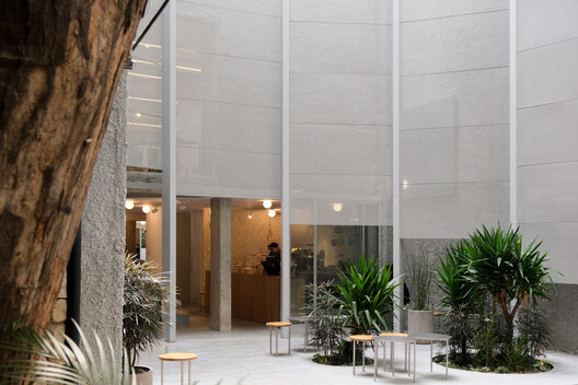 Store With A Gap / Studio Cadena Store With A Gap / Studio Cadena - Interior Photography, Glass