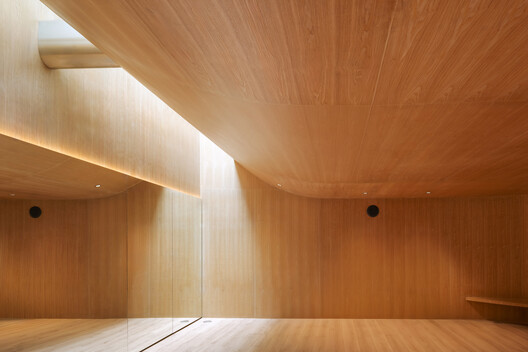 Store With A Gap / Studio Cadena Store With A Gap / Studio Cadena - Image 15 of 26