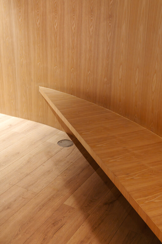 Store With A Gap / Studio Cadena Store With A Gap / Studio Cadena - Interior Photography, Wood
