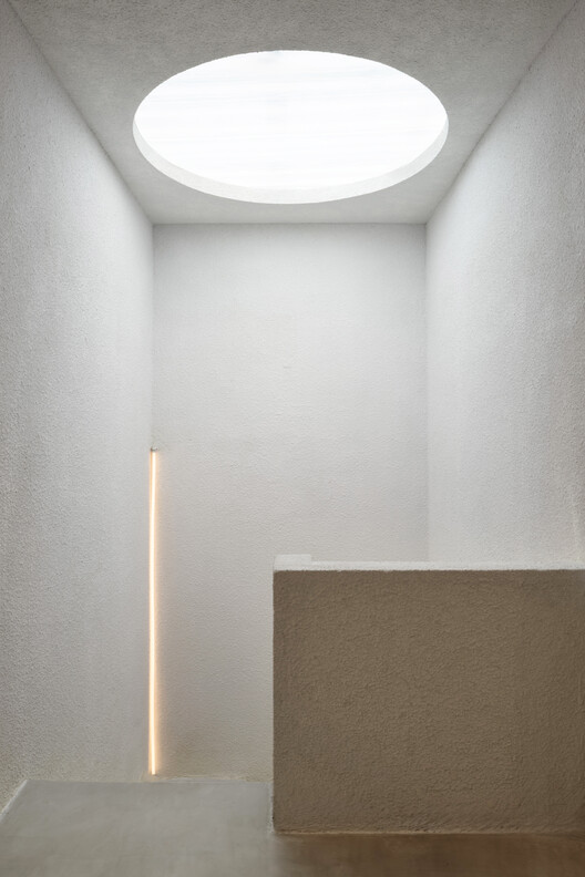 Store With A Gap / Studio Cadena Store With A Gap / Studio Cadena - Interior Photography