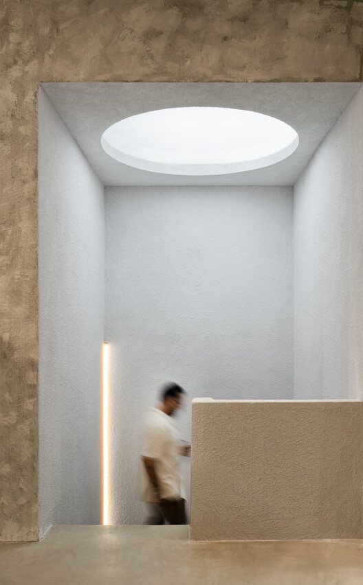 Store With A Gap / Studio Cadena Store With A Gap / Studio Cadena - Interior Photography