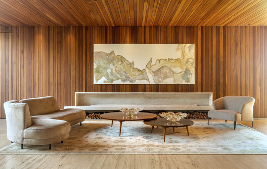 Vista House / Studio Gontijo Arquitetura Vista House / Studio Gontijo Arquitetura - Interior Photography, Living Room, Wood, Sofa, Lighting, Chair