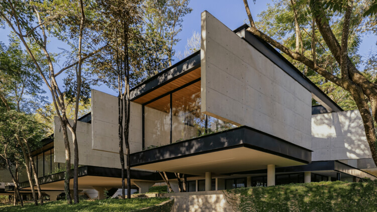 Adentro House / TETRO Arquitetura - Houses