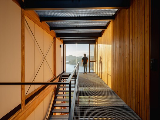 Rouxinol House / Sergio Sampaio Archi + Tectônica Rouxinol House / Sergio Sampaio Archi + Tectônica - Interior Photography, Wood, Handrail