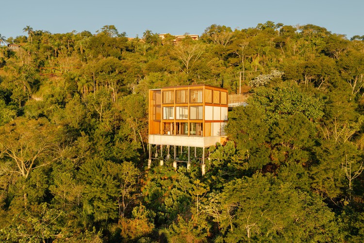 Rouxinol House / Sergio Sampaio Archi + Tectônica - Exterior Photography, Forest