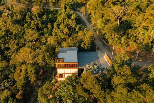 Rouxinol House / Sergio Sampaio Archi + Tectônica Rouxinol House / Sergio Sampaio Archi + Tectônica - Exterior Photography, Wood