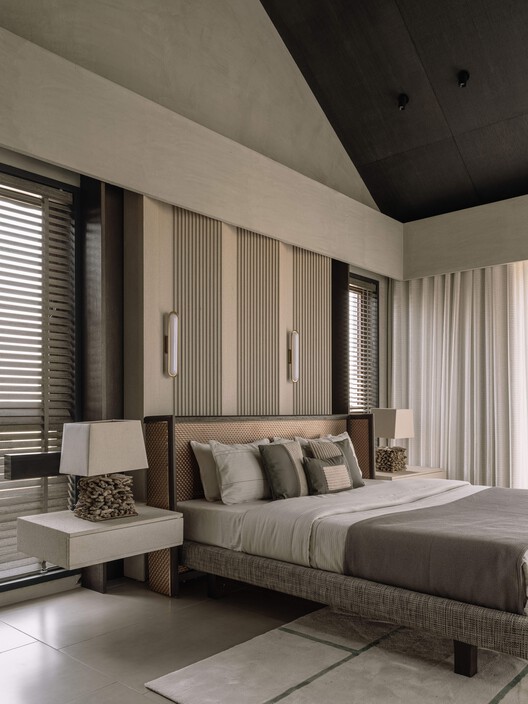 Weekend Villa / R+R Architects Weekend Villa / R+R Architects - Interior Photography, Bedroom, Bed, Wood, Lighting