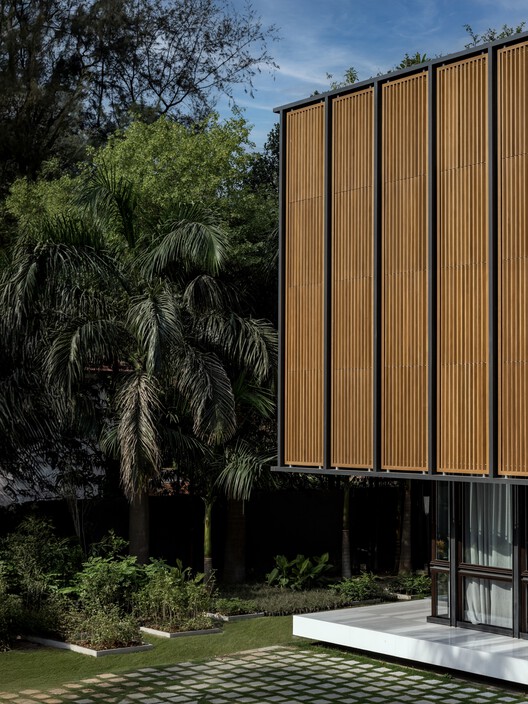 Lighthouse Residence / Architecture Discipline - Image 9 of 29