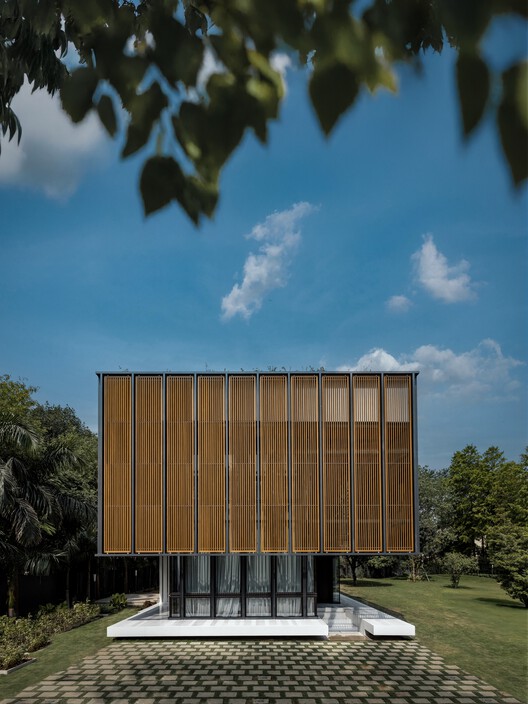 Lighthouse Residence / Architecture Discipline