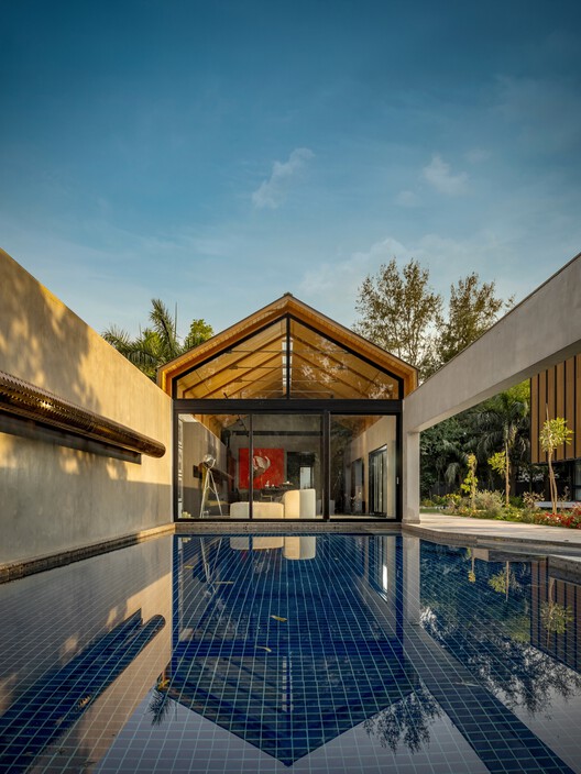 Lighthouse Residence / Architecture Discipline - Image 4 of 29