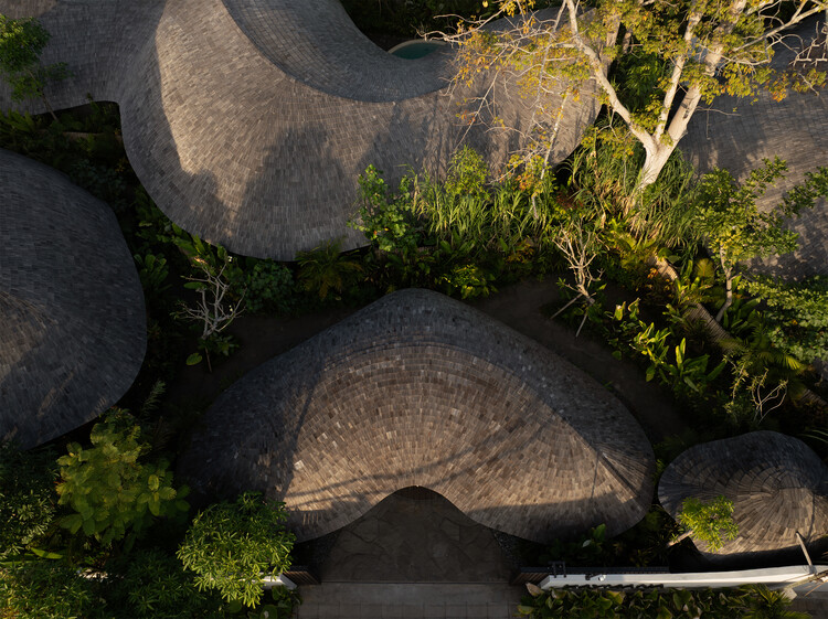 Kaymana Wave Reception / Pablo Luna Studio - Image 2 of 12