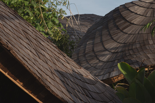 Kaymana Wave Reception / Pablo Luna Studio Kaymana Wave Reception / Pablo Luna Studio - Exterior Photography, Wood