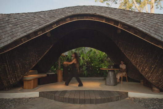 Kaymana Wave Reception / Pablo Luna Studio Kaymana Wave Reception / Pablo Luna Studio - Exterior Photography, Wood