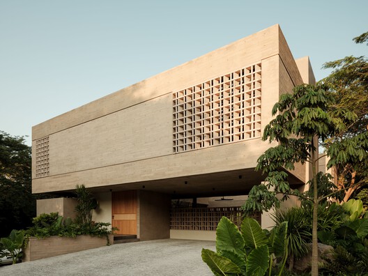 Akina House / Di Frenna Arquitectos Akina House / Di Frenna Arquitectos - Exterior Photography, Concrete
