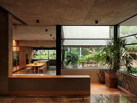 Akina House / Di Frenna Arquitectos Akina House / Di Frenna Arquitectos - Interior Photography, Kitchen, Wood, Chair, Beam
