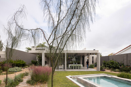Casa Attraverso il Patio / otro estudio Casa Attraverso il Patio / otro estudio - Image 21 of 31