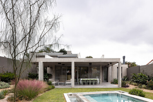 Casa Attraverso il Patio / otro estudio Casa Attraverso il Patio / otro estudio - Image 12 of 31