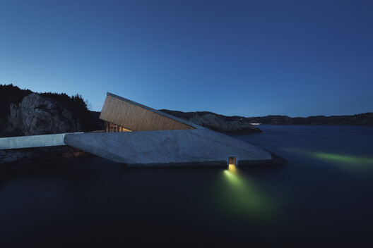 Escapism in Architecture: ArchDaily's September Editorial Focus Escapism in Architecture: ArchDaily's September Editorial Focus - Image 5 of 7