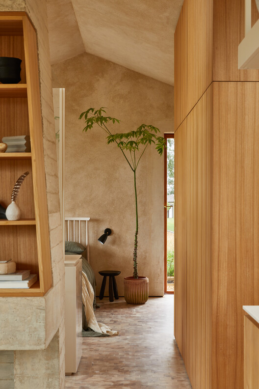 The Makers Barn Residence / HUTCH design The Makers Barn Residence / HUTCH design - Interior Photography, Wood, Chair