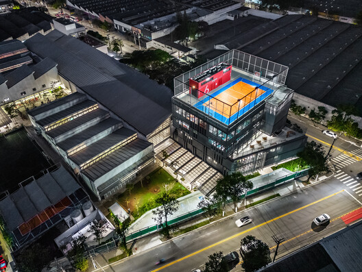 Beacon School High School / Andrade Morettin Arquitetos Associados + Guido Otero Arquitetura + Ricardo Gusmão Arquitetos - Exterior Photography