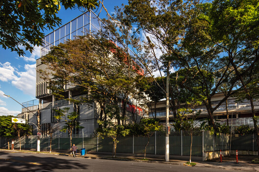 Beacon School High School / Andrade Morettin Arquitetos Associados + Guido Otero Arquitetura + Ricardo Gusmão Arquitetos - Exterior Photography