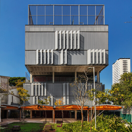 Beacon School High School / Andrade Morettin Arquitetos Associados + Guido Otero Arquitetura + Ricardo Gusmão Arquitetos - Exterior Photography