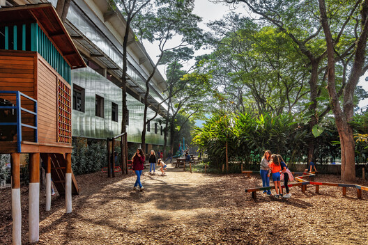 Beacon School High School / Andrade Morettin Arquitetos Associados + Guido Otero Arquitetura + Ricardo Gusmão Arquitetos - Exterior Photography