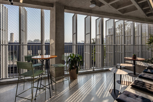Beacon School High School / Andrade Morettin Arquitetos Associados + Guido Otero Arquitetura + Ricardo Gusmão Arquitetos - Interior Photography, Kitchen, Glass, Balcony