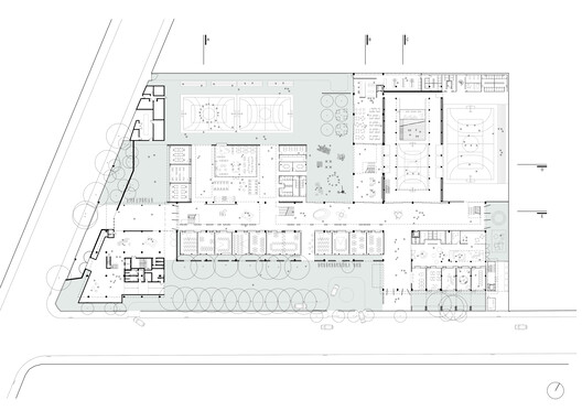 Beacon School High School / Andrade Morettin Arquitetos Associados + Guido Otero Arquitetura + Ricardo Gusmão Arquitetos - Image 23 of 28