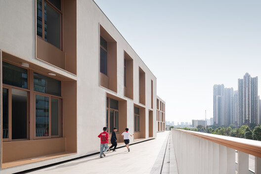 Chengdu Haiyang Road Middle School / Changwu Architects Chengdu Haiyang Road Middle School / Changwu Architects - Interior Photography, Concrete