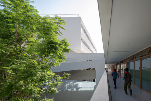 Chengdu Haiyang Road Middle School / Changwu Architects Chengdu Haiyang Road Middle School / Changwu Architects - Exterior Photography, Concrete
