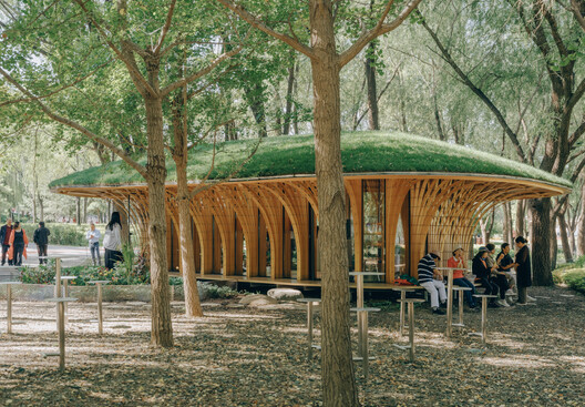 West Garden Florist / LUO studio West Garden Florist / LUO studio - Exterior Photography, Wood