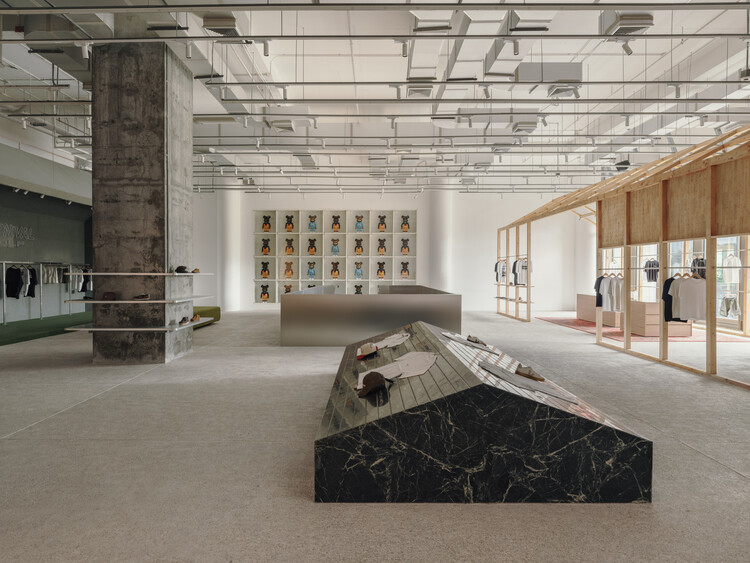 Housing CARNIVAL / Studio Profile - Retail Interiors