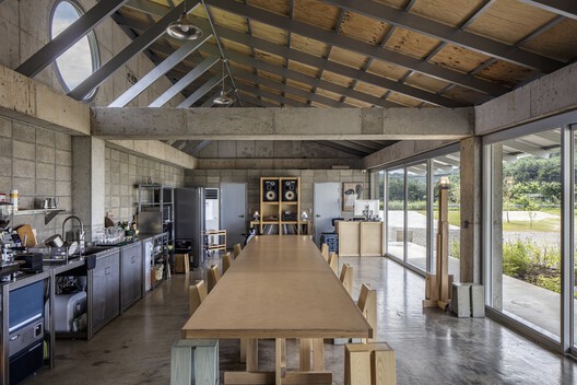 The Right to Be Naive: How Architecture Turned Innocence into a Position The Right to Be Naive: How Architecture Turned Innocence into a Position - Image 19 of 20