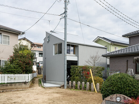 House in Kamiyasu / Yutaka Yoshida Architect & Associates House in Kamiyasu / Yutaka Yoshida Architect & Associates - Exterior Photography
