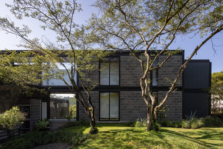 Casa Circular / Ignacio Muñoz - Fotografia de Exterior, Casas, Aido, Balcão