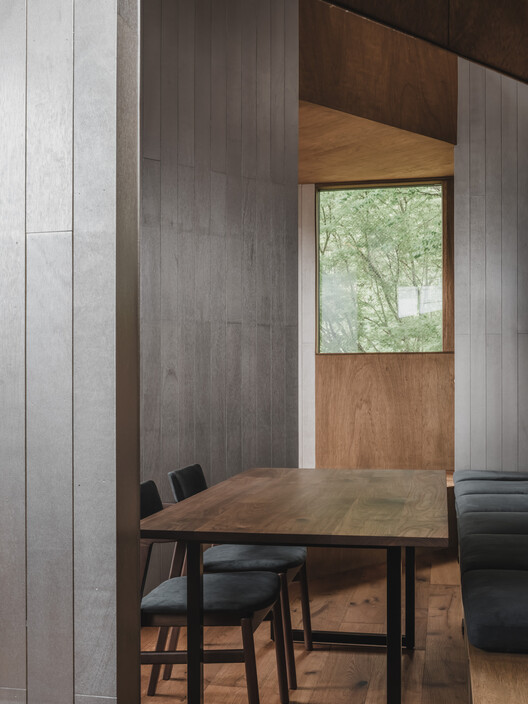 House of Wall Forest / IGArchitects House of Wall Forest / IGArchitects - Interior Photography, Dining room, Wood