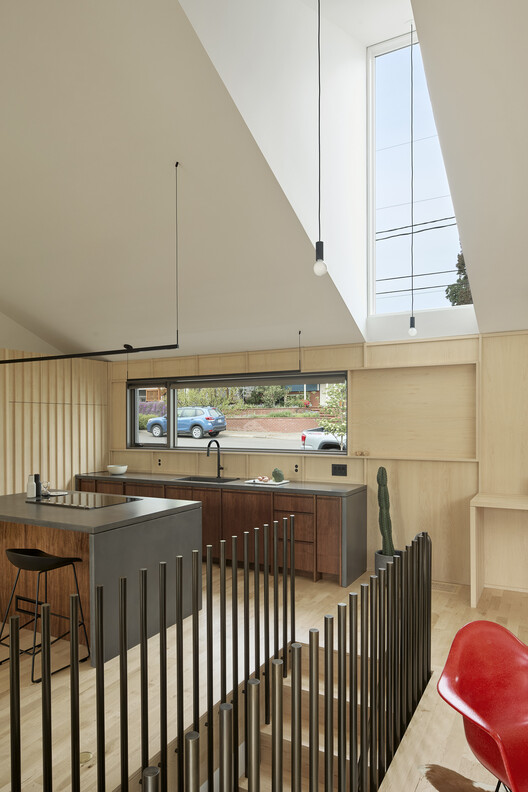 Casa y Estudio Gradient / Observation Studio Casa y Estudio Gradient / Observation Studio - Fotografía interior, Cocina, Madera, Sillas
