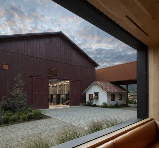 Bodega Sequitur / Estudio de observación - Fotografía interior, Madera