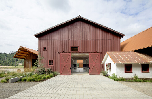 Bodega Sequitur / Estudio de observación - Fotografía exterior